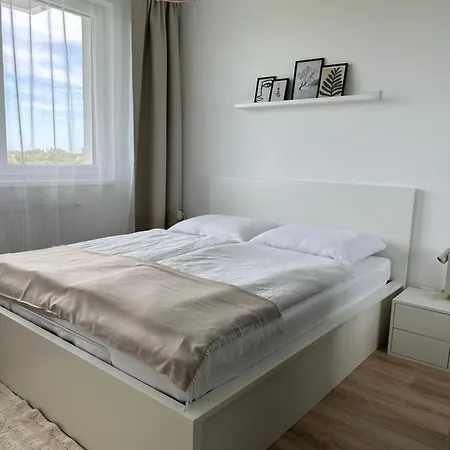 Apartment 2 Apartment, New Building, Near Airport, Ovocne Sady,